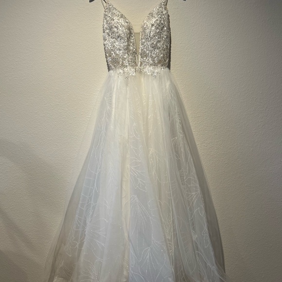 Dresses & Skirts - Elegant A-Line Wedding Dress with Sequin Bodice & Tulle Skirt